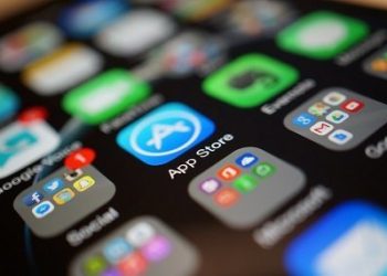 تاثیر قطعی اینترنت در ایران بر تبلیغات، فروش، معاملات و کسب و کارهای اینترنتی/ تهدید 80 هزار شغل با قطع اینترنت/ کاهش 70 درصدی فروش نمایش