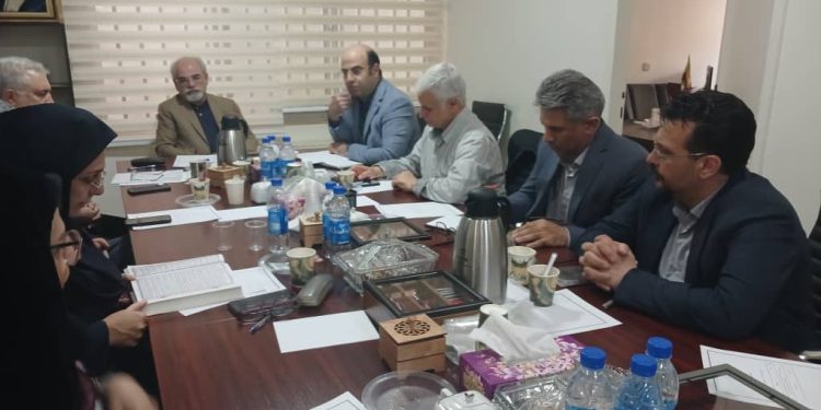 بررسی راهکارهای مقابله با رکود و نوسانات مالی در کمیسیون توسعه بازرگانی بنیاد امید ایرانیان/ درخواست بازنگری در سیاستهای اقتصادی در دوران مذاکرات هستهای